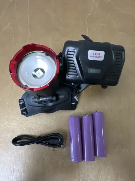 Налобный аккумуляторный LED-фонарь с линзой, 3 АКБ и функцией Power Bank